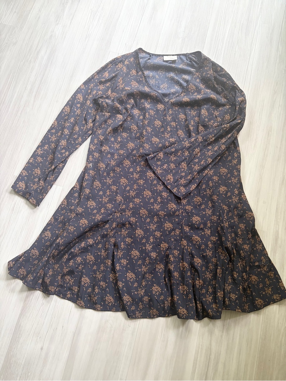 Floral Long-Sleeve Swing Dress in Navy and Gold